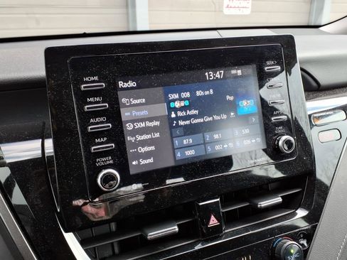 Certified 2022 Toyota Camry SE image 20