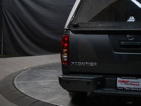 Used 2021 Nissan Frontier SV image 12