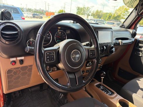 Used 2014 Jeep Wrangler Sahara w/ Connectivity Group AWD/4WD image 13