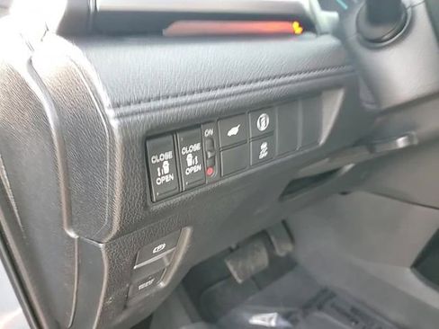 Used 2023 Honda Odyssey Sport image 11