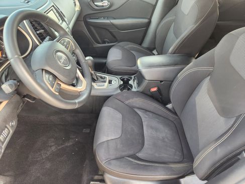 Used 2015 Jeep Cherokee Latitude w/ Comfort/Convenience Group image 13