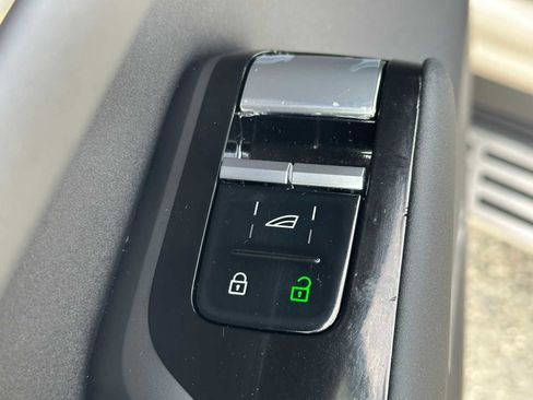 New 2025 Volvo EX90 Ultra image 22