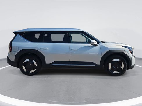 New 2026 Kia EV9 Wind image 4