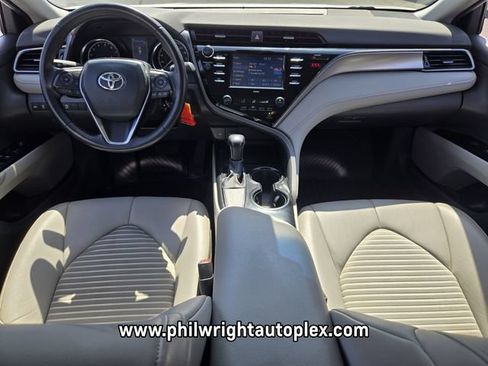 Used 2020 Toyota Camry SE FWD image 12