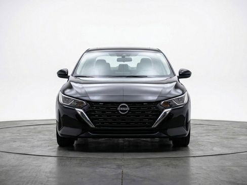 Used 2025 Nissan Sentra SV image 2