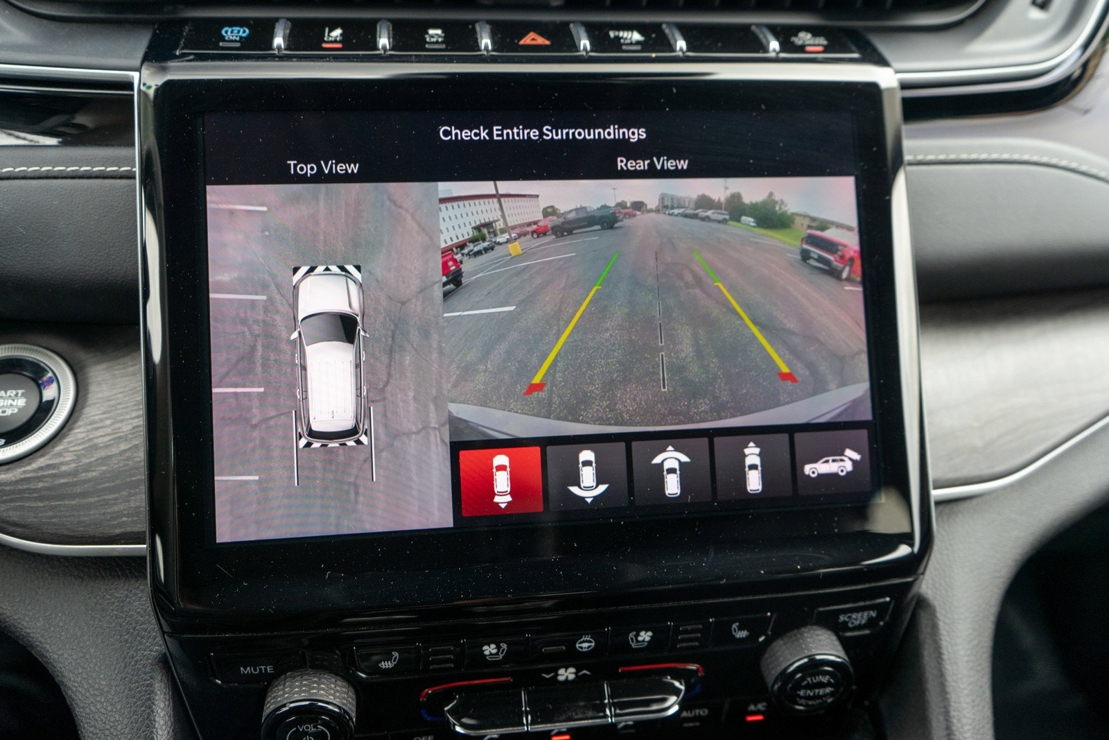 Used 2023 Jeep Grand Cherokee 4WD 4xe w/ Luxury Tech Group II image 20