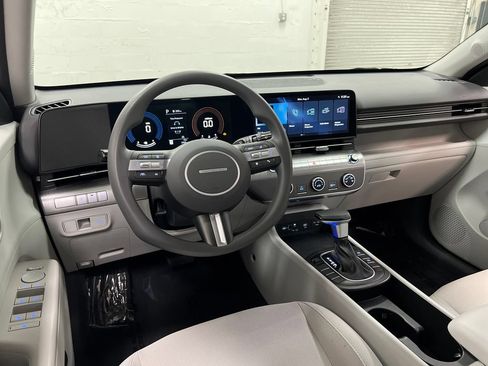 Used 2024 Hyundai Kona SE FWD image 15