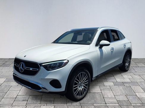 Certified 2025 Mercedes-Benz GLC 300 image 3