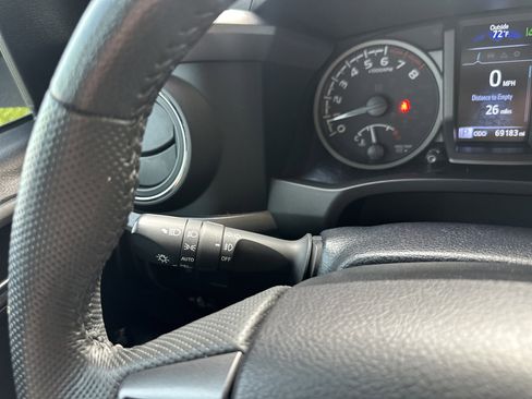 Certified 2022 Toyota Tacoma TRD Off-Road image 23