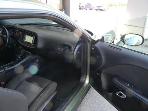 Used 2022 Dodge Challenger SXT image 21