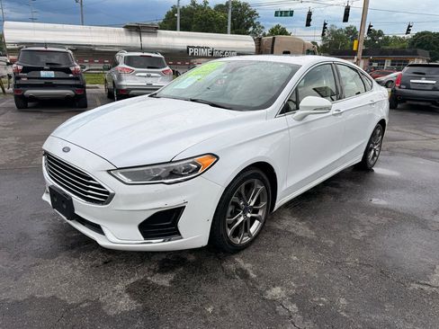 Used 2019 Ford Fusion SEL FWD image 4