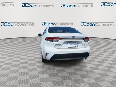 Used 2024 Toyota Corolla LE FWD image 7