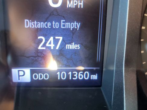 Used 2020 Toyota Tacoma TRD Sport AWD/4WD image 35