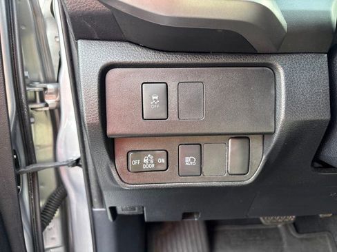 Used 2020 Toyota Tacoma SR5 AWD/4WD image 16