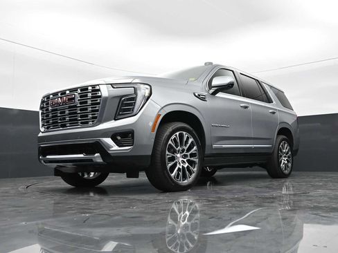 Used 2025 GMC Yukon Denali w/ Denali Reserve Package AWD/4WD image 25