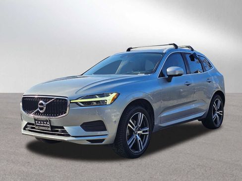 Used 2018 Volvo XC60 T5 Momentum w/ Convenience Package image 7