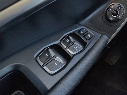 Used 2017 Hyundai Santa Fe Sport image 27