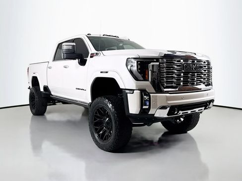 Used 2024 GMC Sierra 2500 Denali w/ Denali Reserve Package AWD/4WD image 5