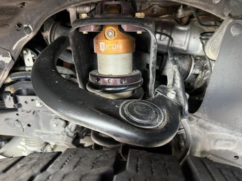 Used 2018 Toyota 4Runner TRD Off-Road Premium image 31