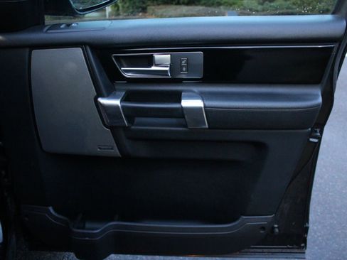 Used 2014 Land Rover LR4 HSE image 41
