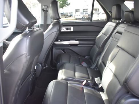 Used 2023 Ford Explorer Limited image 14
