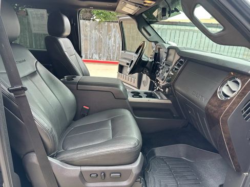 Used 2013 Ford F250 Platinum w/ FX4 Off Road Pkg AWD/4WD image 31