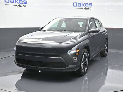 Used 2024 Hyundai Kona SE image 4