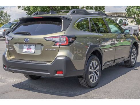 Used 2025 Subaru Outback Premium AWD/4WD image 3