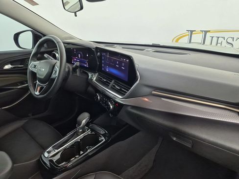 Used 2025 Chevrolet Trax ACTIV w/ Driver Confidence Package FWD image 38