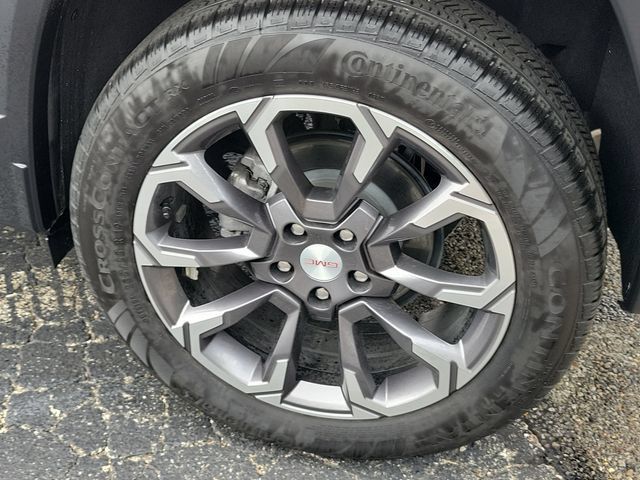 Used 2025 GMC Terrain Elevation w/ Elevation Premium Package AWD/4WD image 7