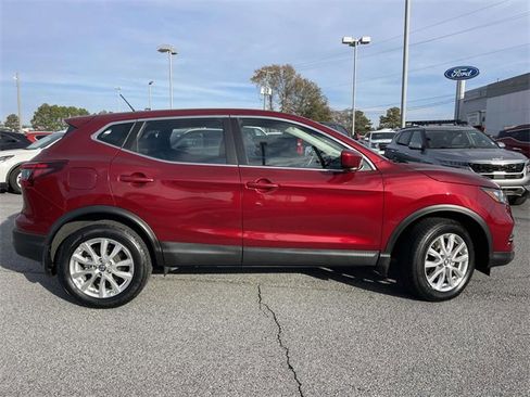 Used 2021 Nissan Rogue Sport S image 2