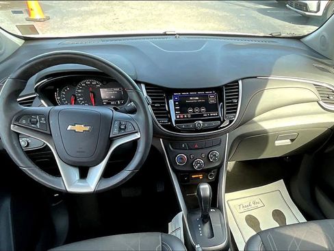 Certified 2022 Chevrolet Trax LT w/ Driver Confidence Package image 14