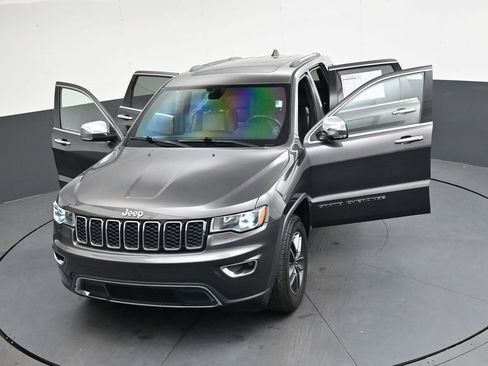 Used 2020 Jeep Grand Cherokee Limited w/ Luxury Group II image 37