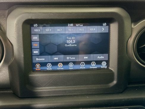 Used 2023 Jeep Gladiator Sport AWD/4WD image 14