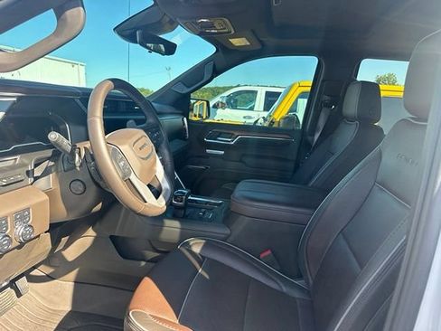 Used 2023 GMC Sierra 1500 Denali w/ Denali Reserve Package AWD/4WD image 9