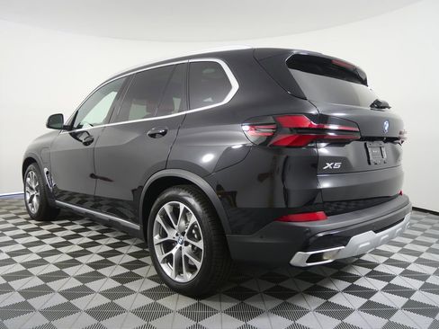 Used 2026 BMW X5 xDrive50e AWD/4WD image 5