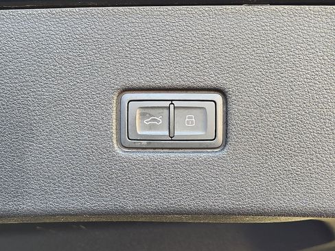 Used 2023 Audi SQ8 Prestige w/ Prestige Package AWD/4WD image 15