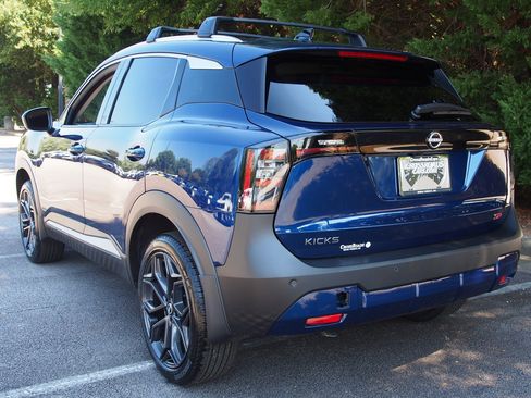 Used 2026 Nissan Kicks SR FWD image 5