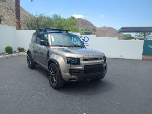 Certified 2025 Land Rover Defender 110 AWD/4WD image 3