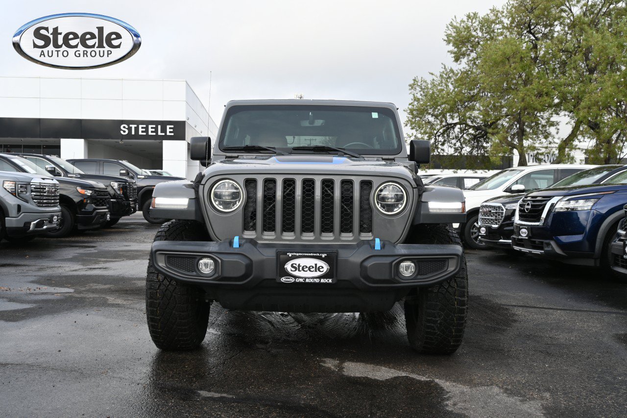 Used 2022 Jeep Wrangler Unlimited Rubicon 4xe w/ Cold Weather Group AWD/4WD image 2