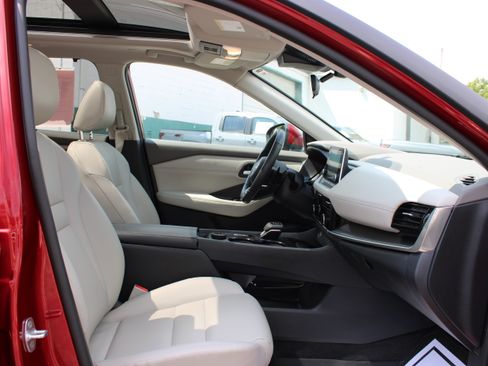 Certified 2023 Nissan Rogue SV w/ SV Premium Package AWD/4WD image 14