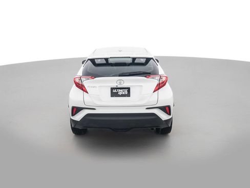 Used 2018 Toyota C-HR XLE image 6