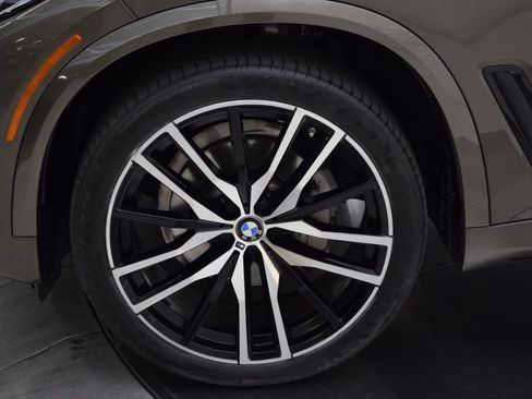 Used 2023 BMW X5 xDrive40i w/ M Sport Package AWD/4WD image 12