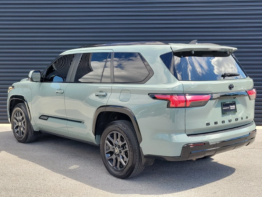 Used 2024 Toyota Sequoia Platinum AWD/4WD image 3