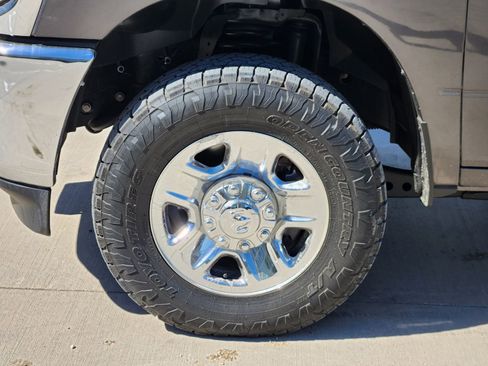 Used 2024 RAM 2500 Tradesman w/ Chrome Appearance Group image 11