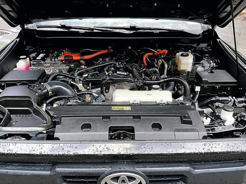 Used 2024 Toyota Tacoma TRD Off-Road AWD/4WD image 29