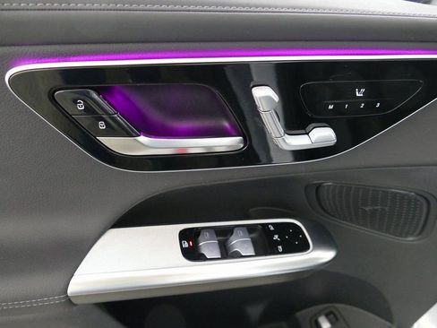 Used 2025 Mercedes-Benz GLC 350e 4MATIC w/ AMG Line image 11