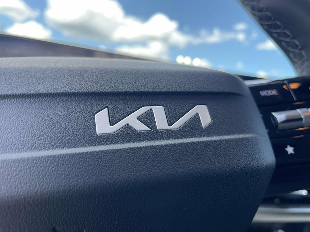 Used 2026 Kia Sorento LX FWD image 30