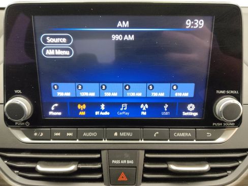 Used 2025 Nissan Altima 2.5 SV FWD image 25