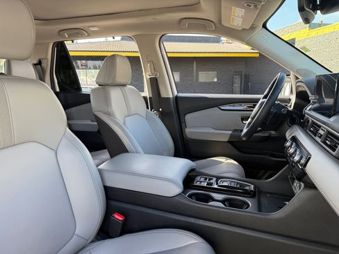 Used 2025 Honda Pilot Touring image 18